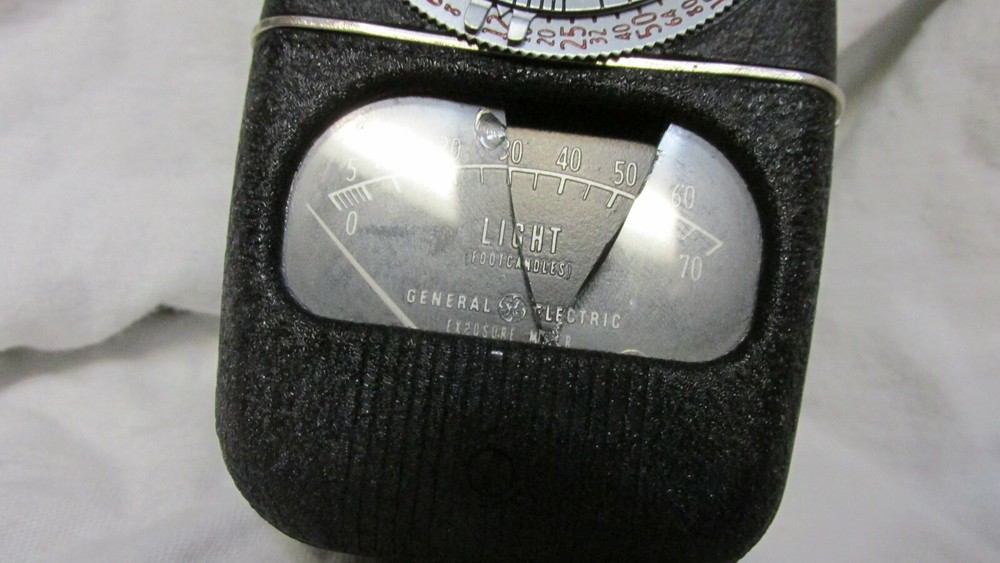 VINTAGE GE LIGHT EXPOSURE METER MODEL DW-68 FOR DISPLAY