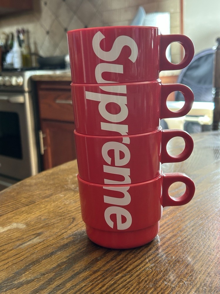 Supreme box logo