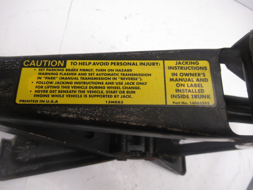 JACK & TOOL KIT FITS 89 SEVILLE