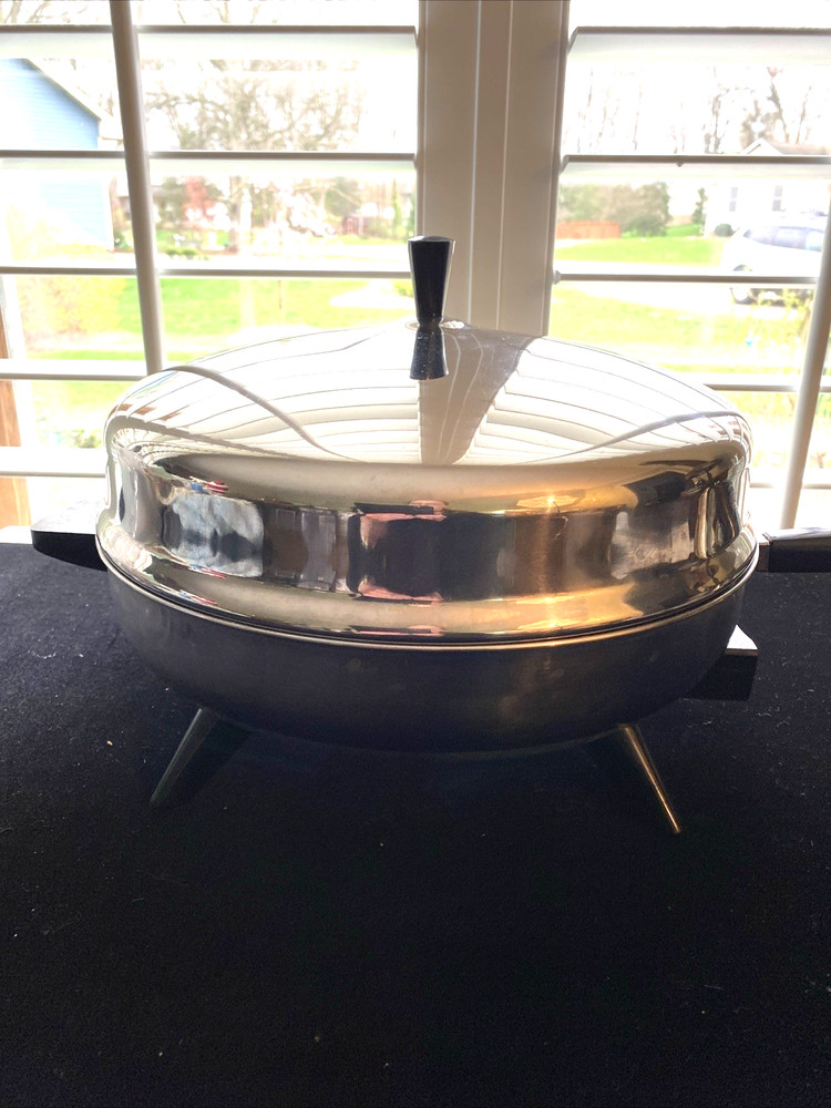 Farberware Model 312B Electric Fry Pan with Model 100 Controller Hight Dome Lid