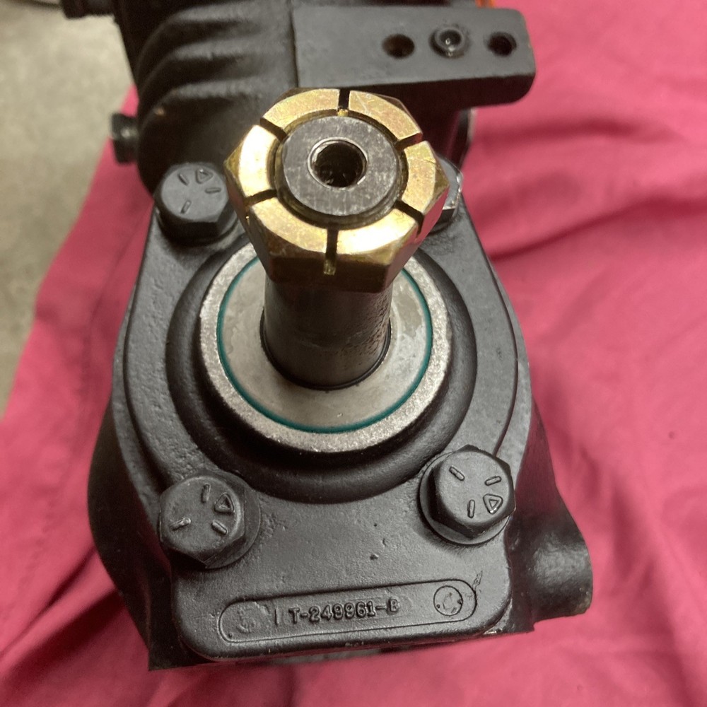 CAT TU-FLO 501 Compressor Caterpillar Bendix 249960 3208 ?