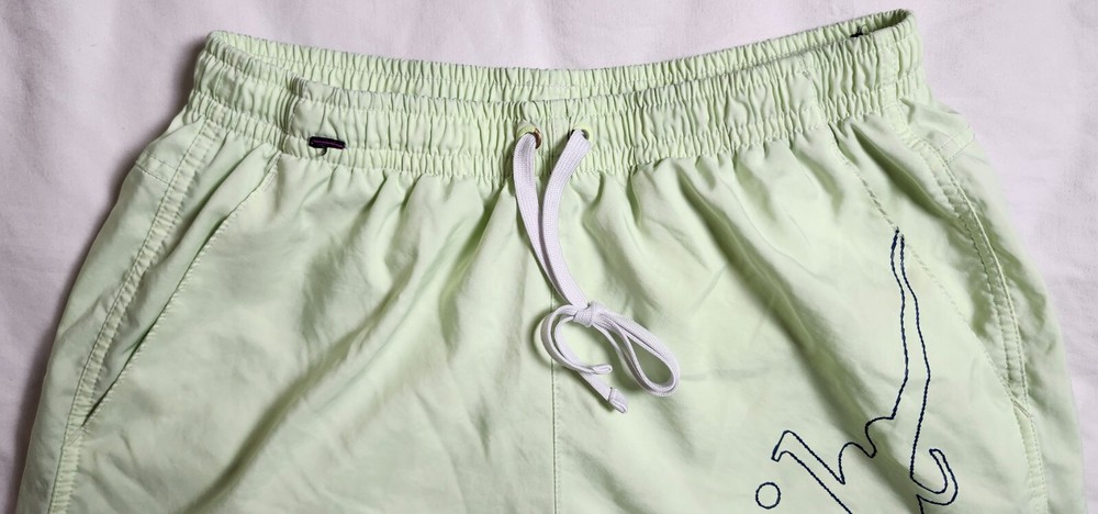 Nike Man Green Running Shorts Drawstring Logo Size 29 Pockets