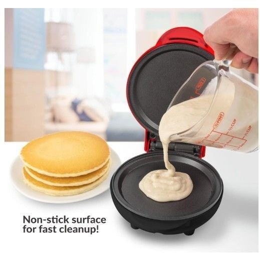MyMimi 550-Watt Red Pancake Griddle