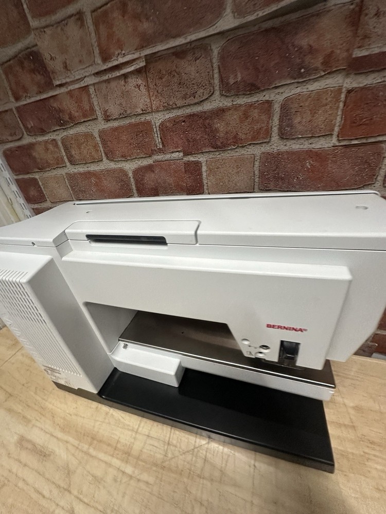 Bernina 820 Computerized Sewing Machine For Parts Only(read)