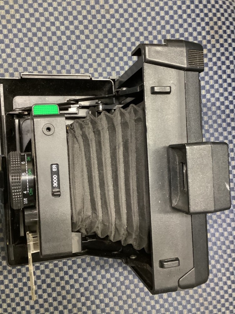Polaroid ProPack Instant Film Camera Read