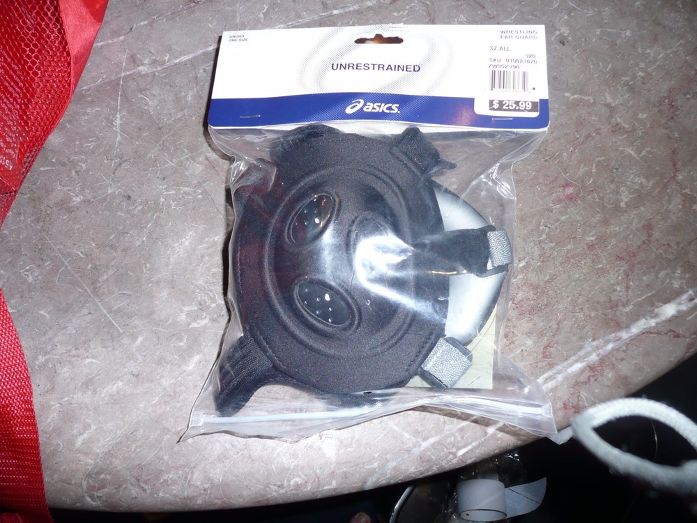 ASICS Wrestling Ear Guard