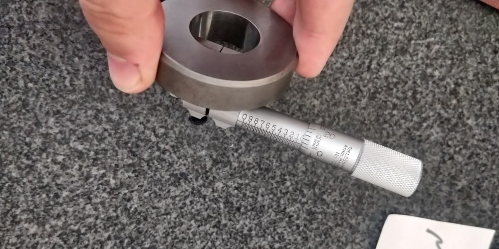 Starrett 700B Inside Micrometer Caliper 1-2" Range