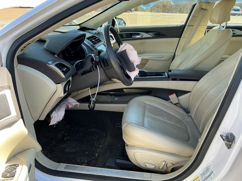 MKZ 2013 Glove Box 4954251