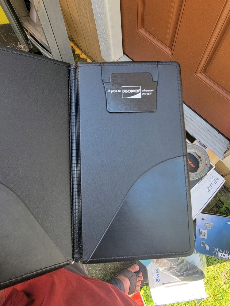 12 Check Hollder SPEICAL Restaurant Guest Discover