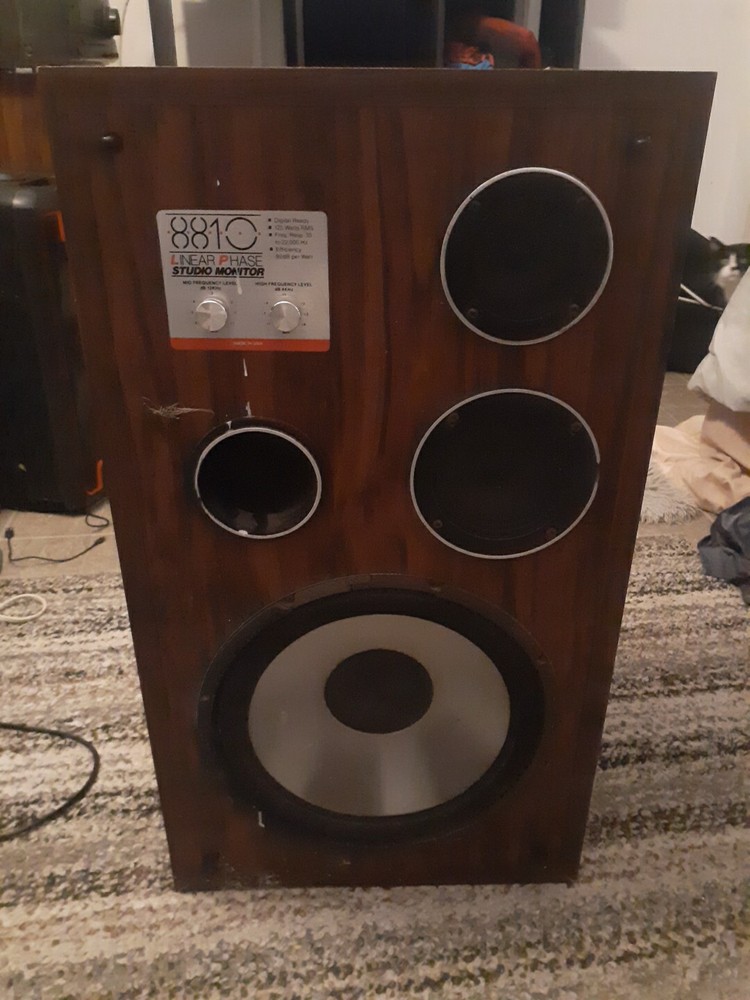 Linear Phase Studio Moniter 8810