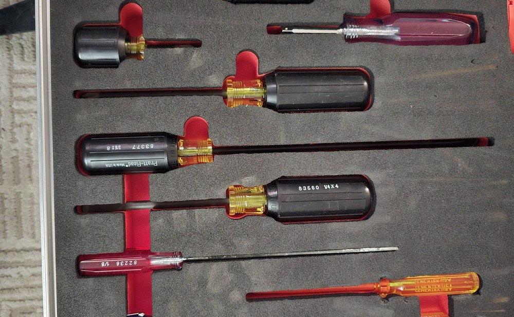 TK-105 A/G Kippertool Military Electronic System Tool Kit in Wilson case
