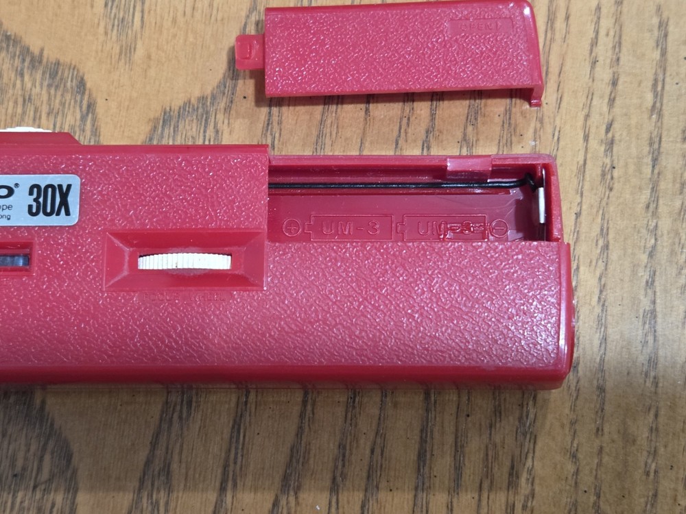 Tasco 30X Illuminated Mircoscope Red