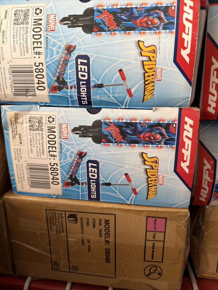 Huffy 58040 Marvel Kids Inline Scooter Light Up Adjustable 2-Wheel Ages 5+