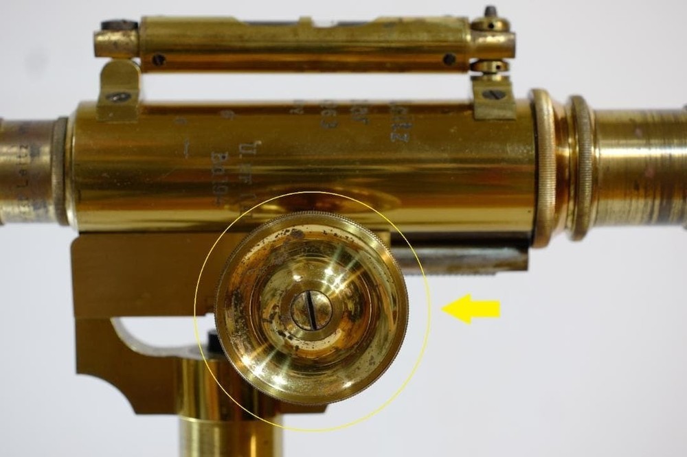 Antique Microscope No. 34: Ernst Leitz Vertical Reading Microscope
