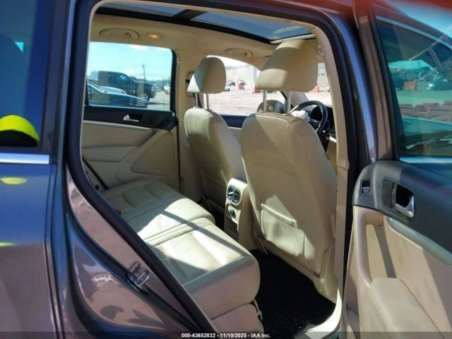 TIGUAN 2012 Glove Box 4909107
