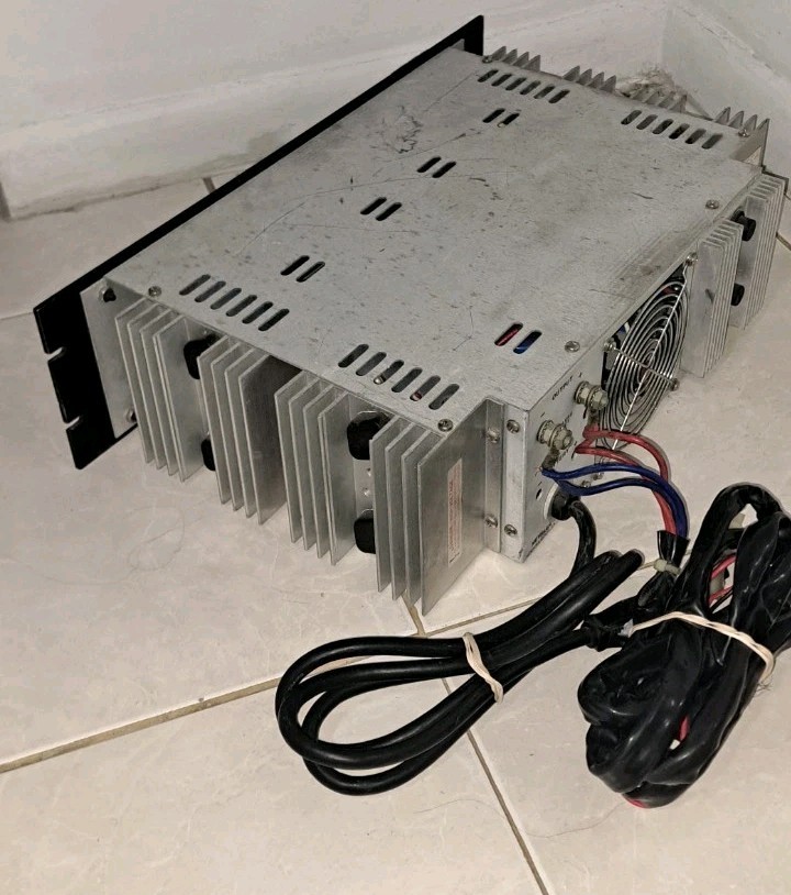 Newmar 115-12-35RM Regulated Linear Power Supply