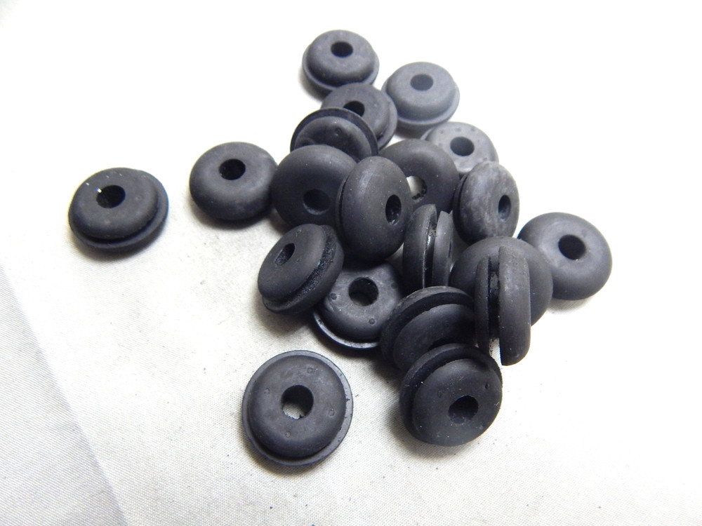1 / 4" ID RUBBER GROMMETS