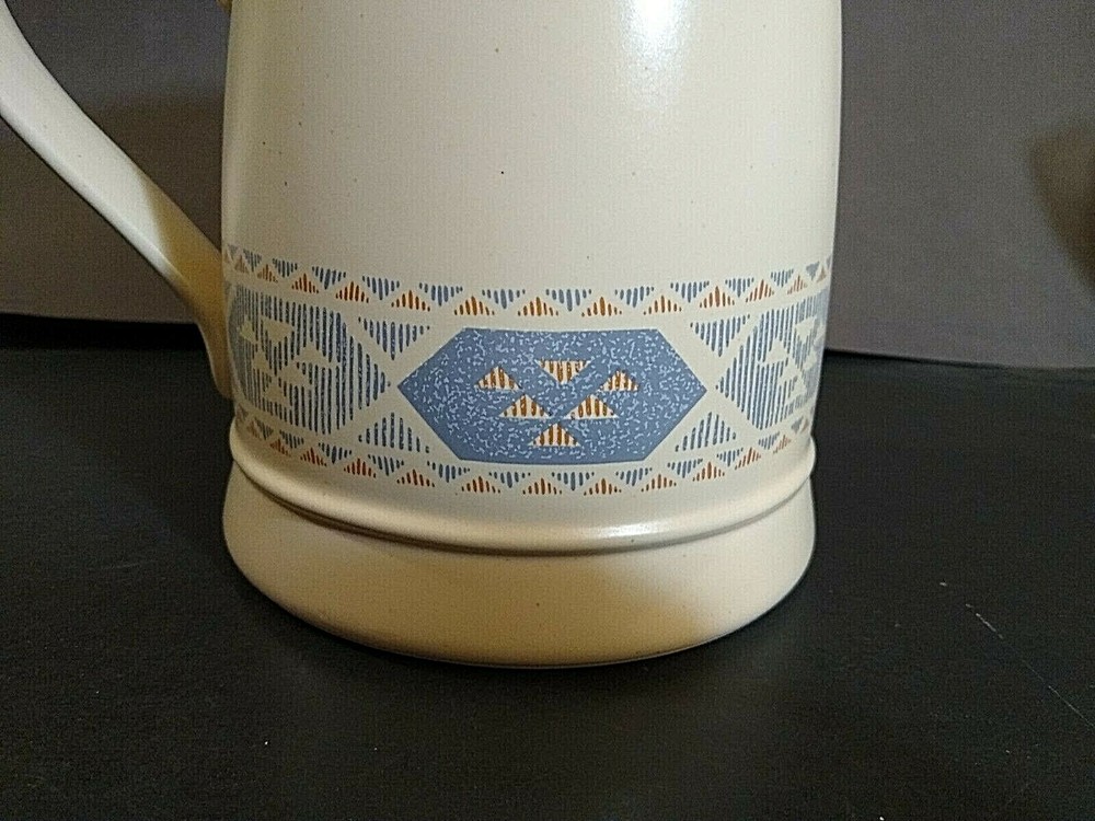 International Zuni 48 ounce Pitcher