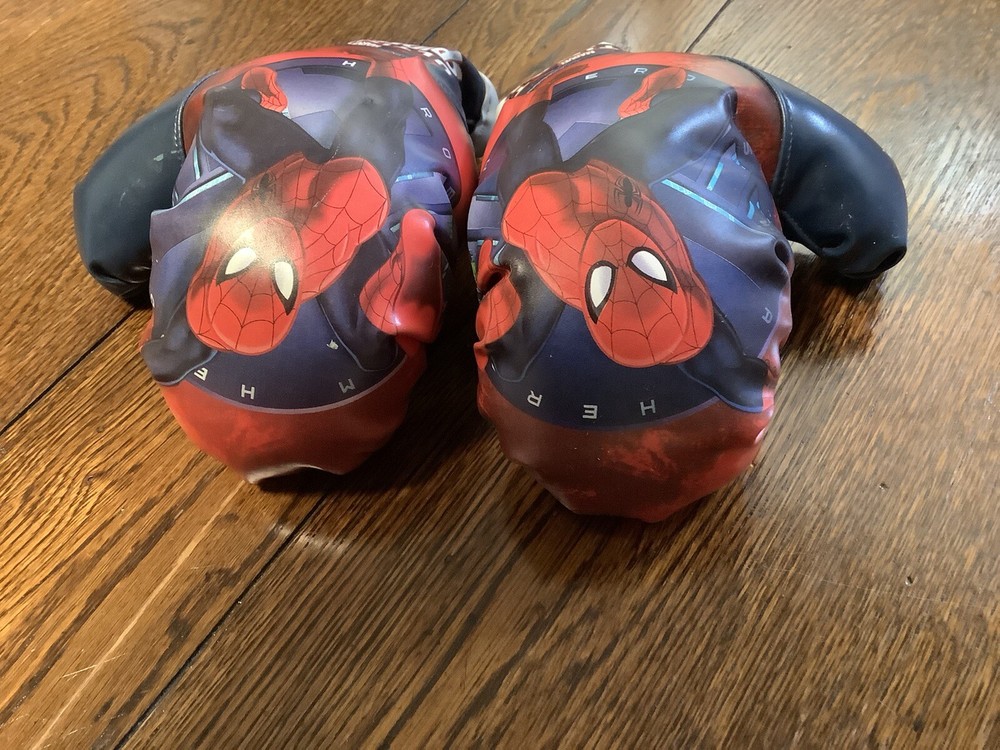 Ultimate Spider Man Kid Boxing Gloves