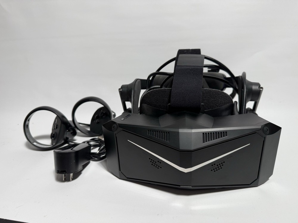 Pimax Crystal Light VR Headset with 2 Controllers