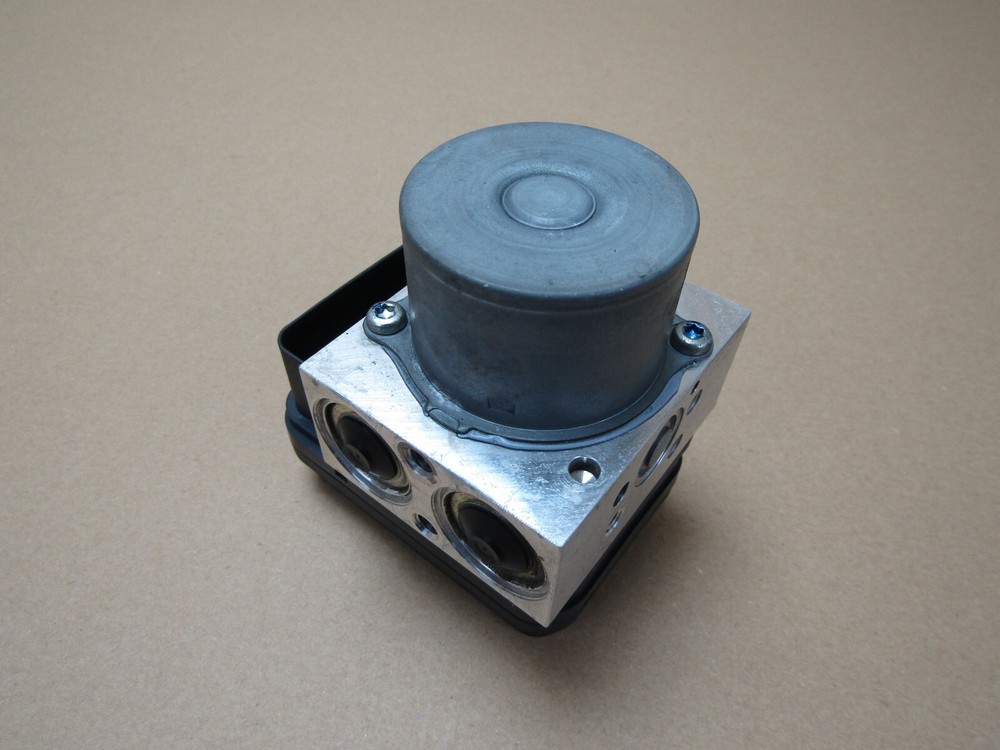 Yamaha MT-07 ABS 2018 ABS pump control module Advics (12071)