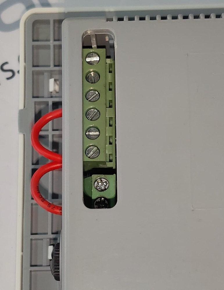 NEW IN BOX SCHNEIDER IH0440000 4 KEYS + MASTER - 4M SMART TOUCH PANEL