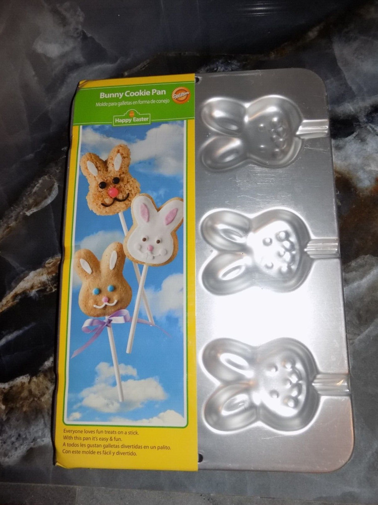 Wilton BUNNY COOKIE PAN NEW