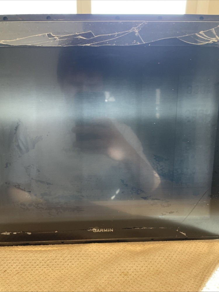 Garmin GPSMAP 8215 Touchscreen Chart Plotter FOR PARTS