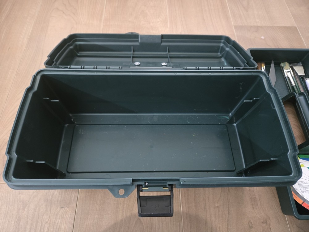 Artbin Storage Box Green With Painting Art Tools Handle