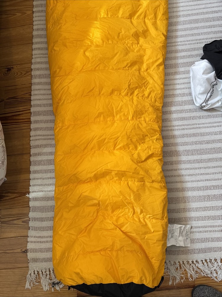 Midwest Mountaineering Down Filled Sleeping Bag. EUC