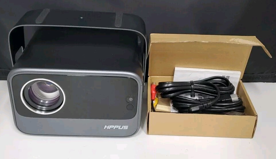 Hippus Projector Multimedia - Model M11 (Black)