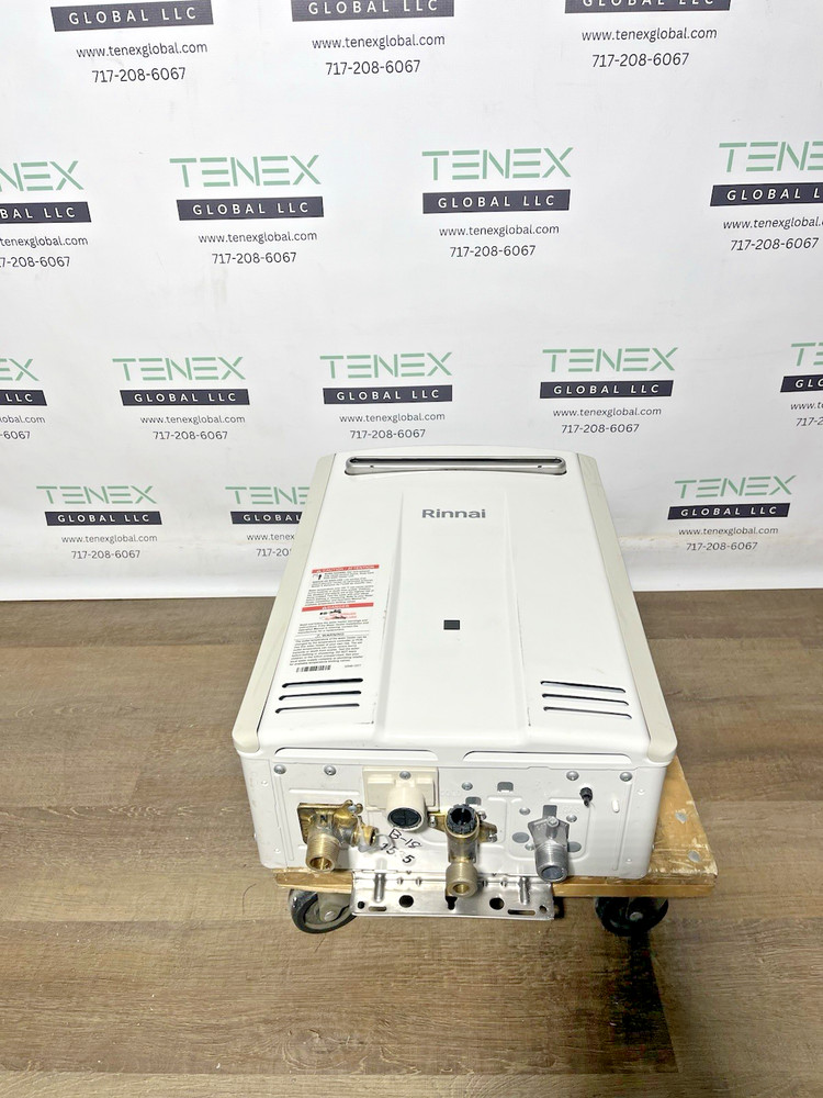 Rinnai V53DeN Outdoor Tankless Water Heater 120k BTU Natural Gas (B-18 #1535)