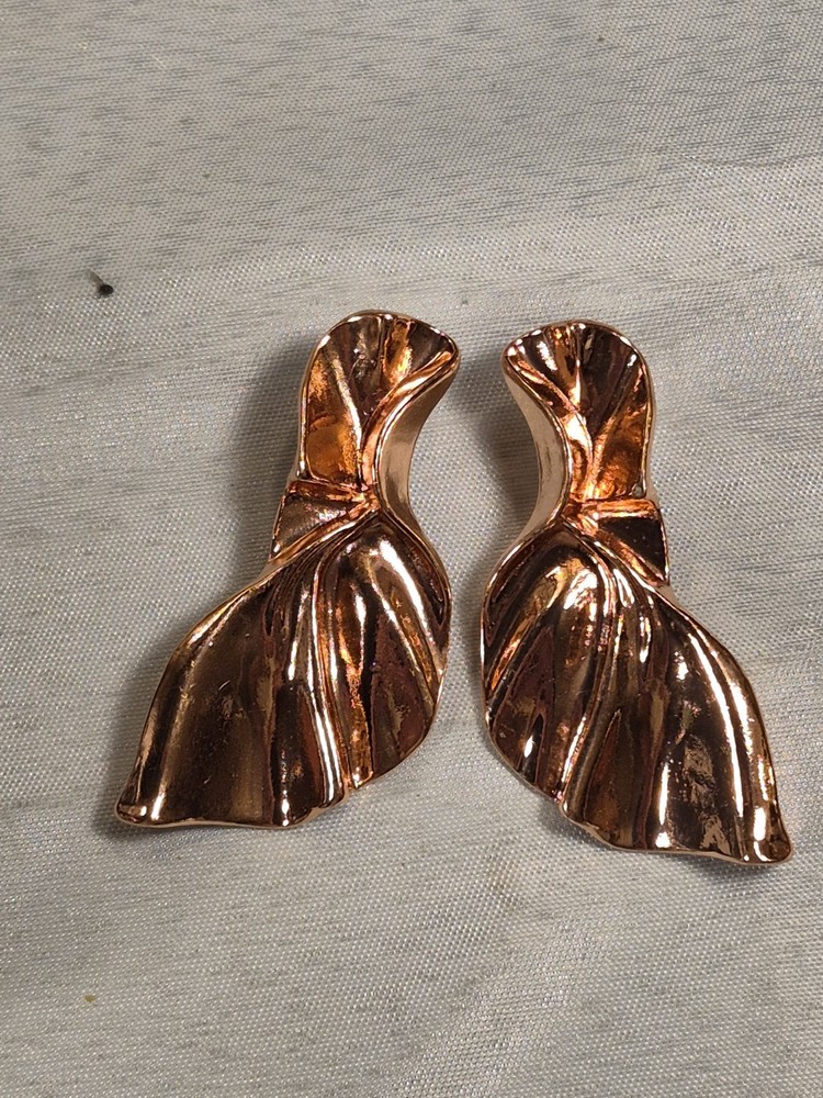 Vgt. Modernist Copper Leaf Shape Earrings Mid-Century Studs