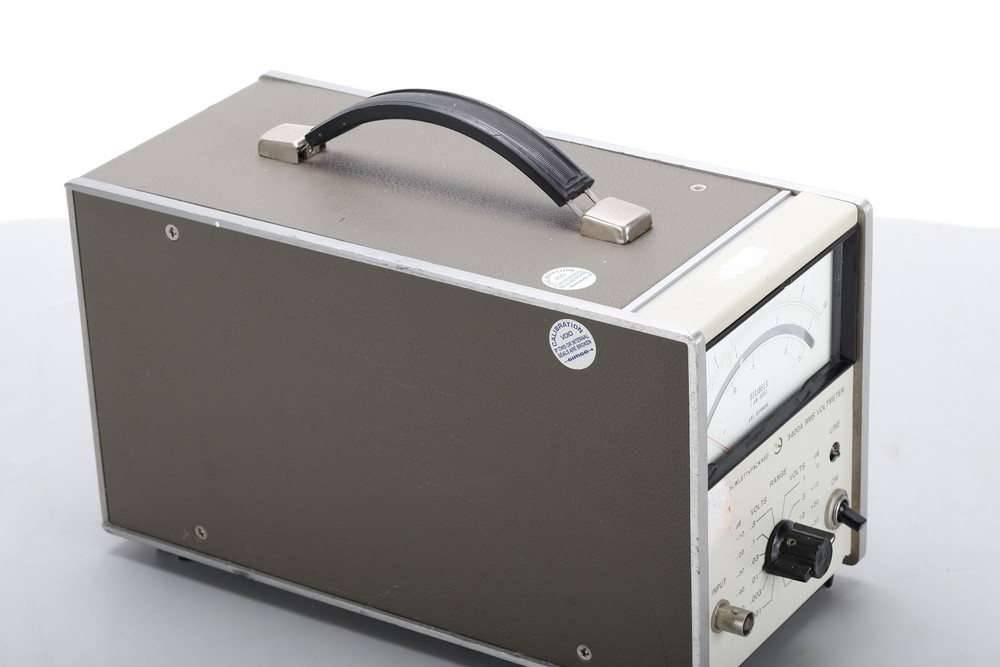 HP 3400A Analog RMS Voltmeter - No Option