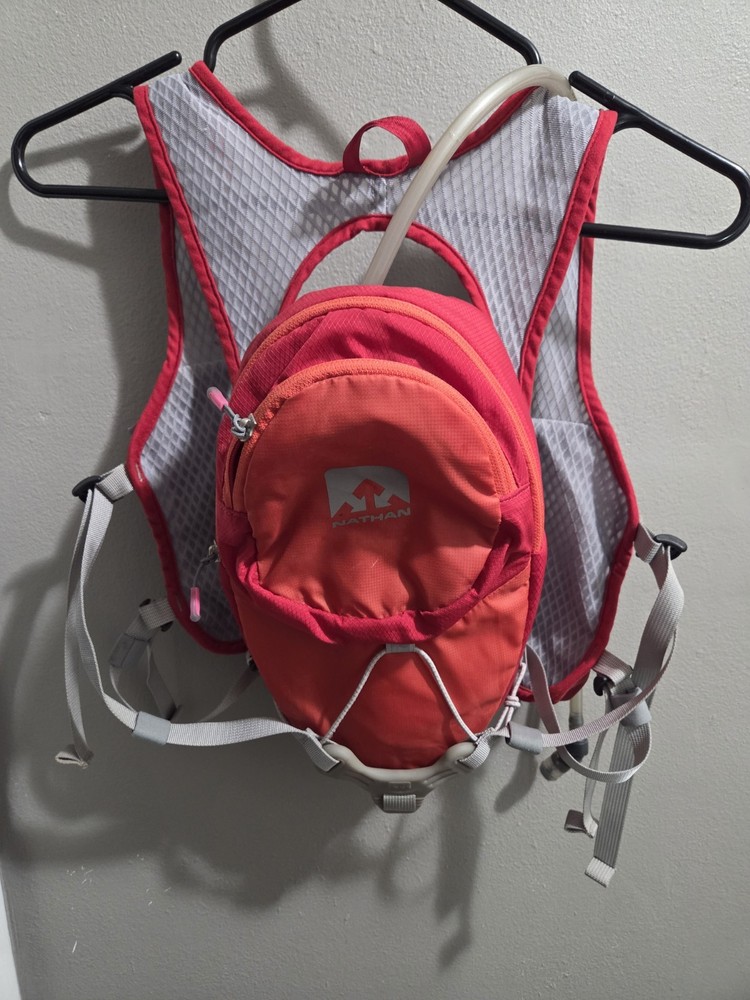 Nathan Intensity 2L Hydration Pack Hiking Backpack Hydration Vest Red Running