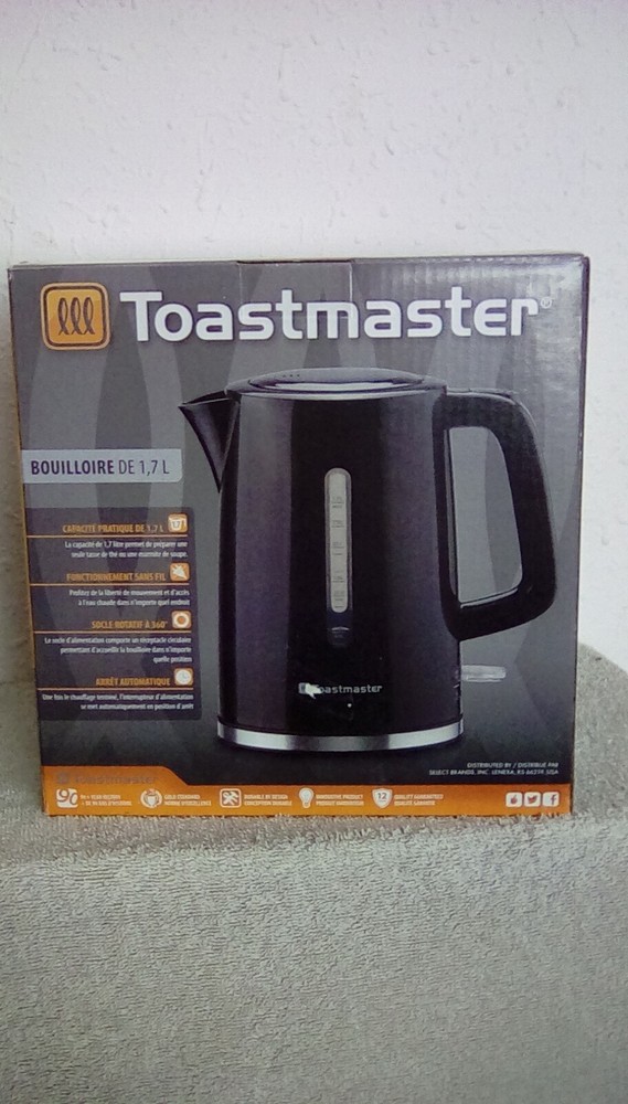Toastmaster Electric Kettle 1.7 Liters Black auto off cordless NIB