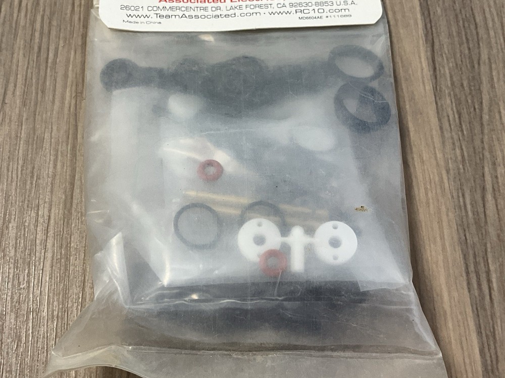 Team Associated #9725 FT Front Shock Kit B44 B4