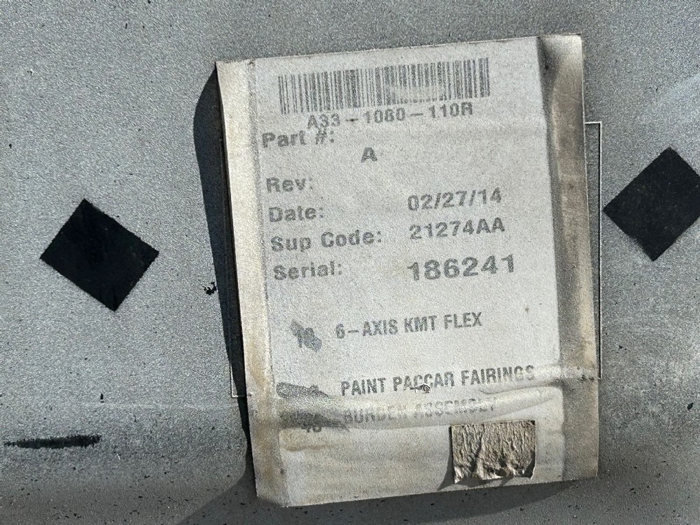 KENWORTH A33-1080-110R FAIRING SIDE