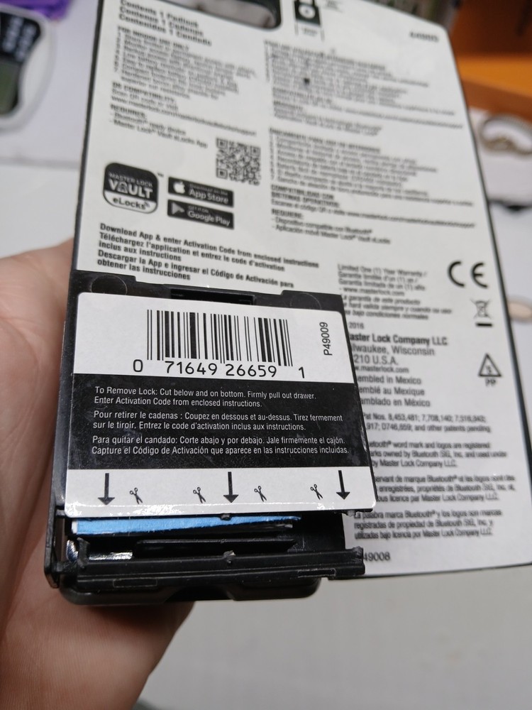 Master Lock 4400D Internal Open Shackle Bluetooth Smart Access App Padlock New