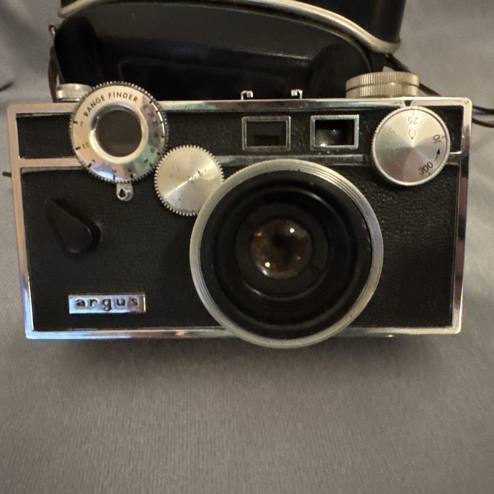 NICE ARGUS C-3 THE BRICK CAMERA WITH BLACK CASE