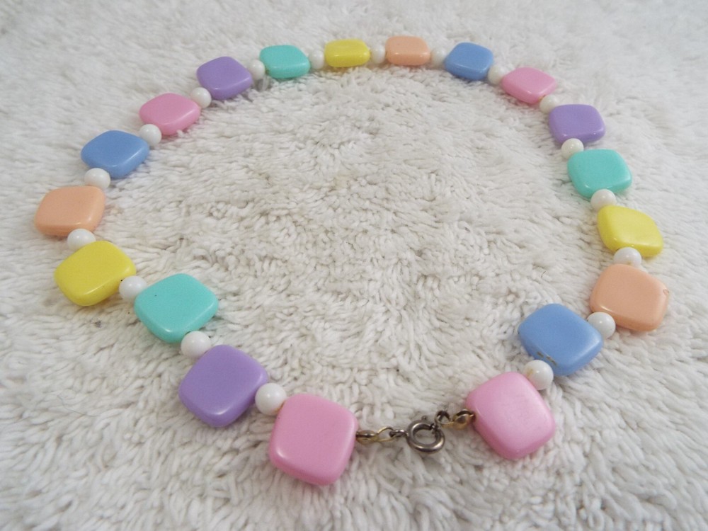 Pastel Bead Necklace (J15)