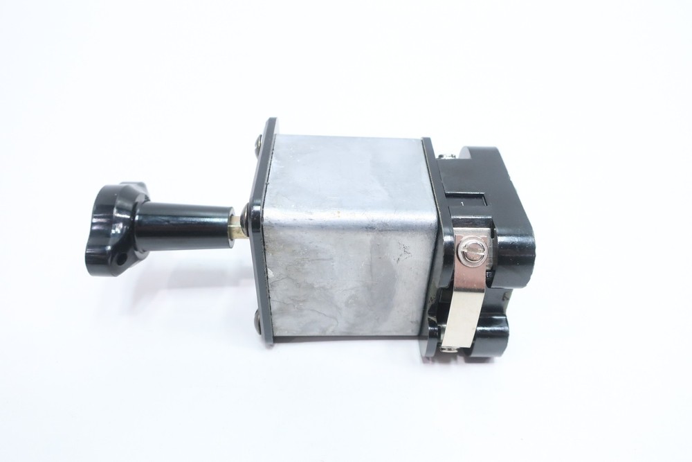 General Electric Ge 10AA102 Type Sbm Breaker Control Switch