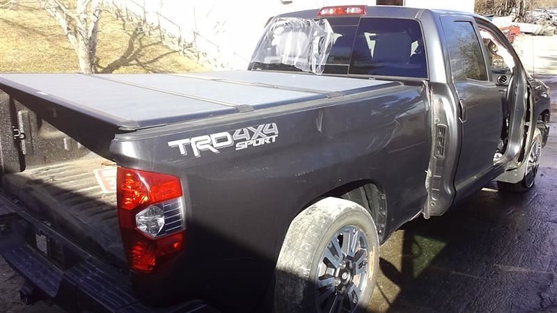 TUNDRA 2019 Camera/Projector 447145