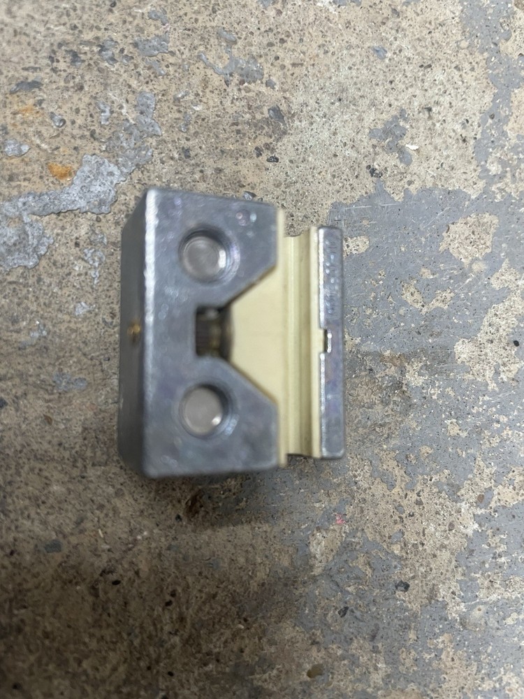 X18 Machine Rail Sliders with hardware for round rail, used