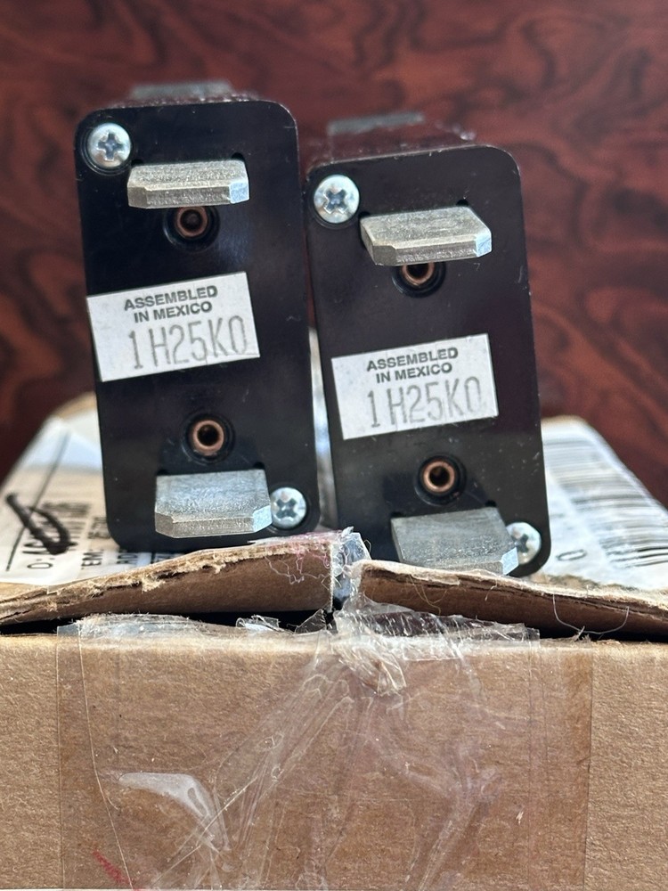 Leviton 8320‑GN (040‑8320‑GN) 277 VAC Surge Replacement Module - 2 Units - read