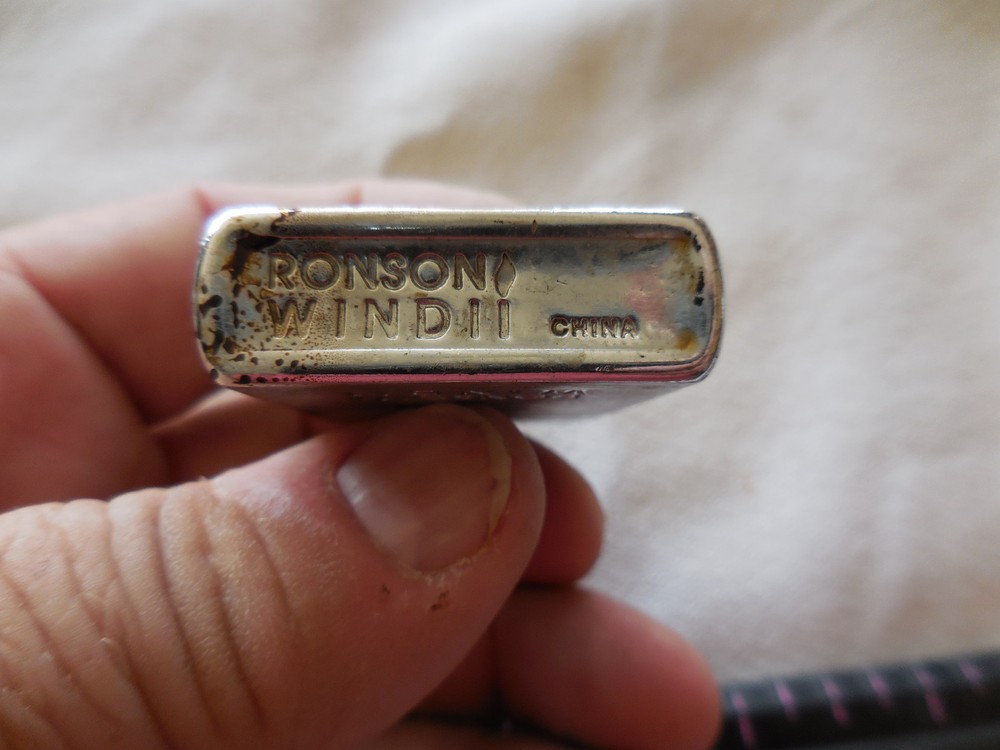 USED SILVER RONSON WIND 11 LIGHTER MADE IN CHINA.
