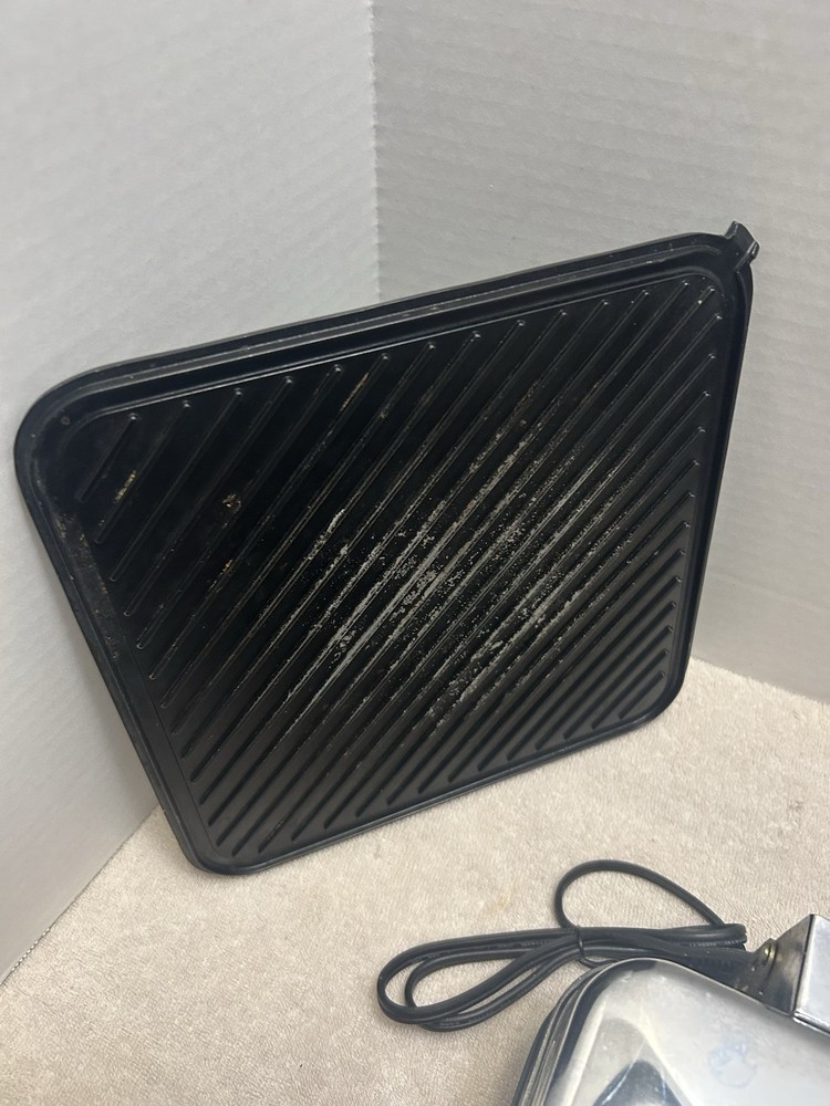 VillaWare Belgian Waffle Maker & Multi Baker 6150 Chrome Tested Works