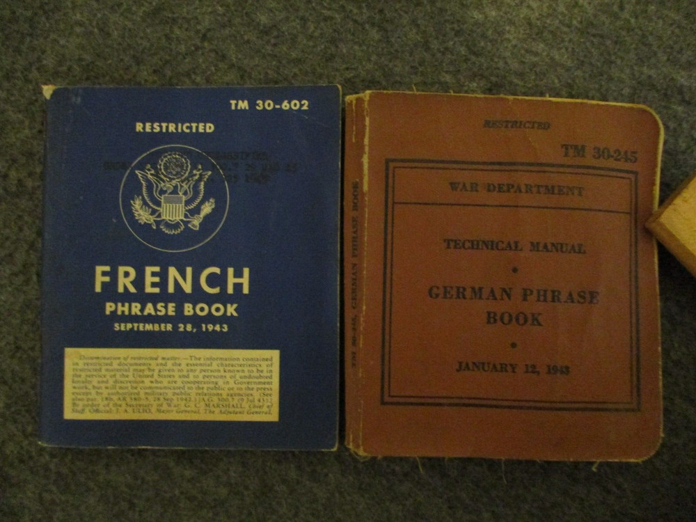 WW2 US ARMY INTELLIGENCE COMMAND ASHTRY + SET(2) GERMAN & FRENCH PHRASE BOOKS