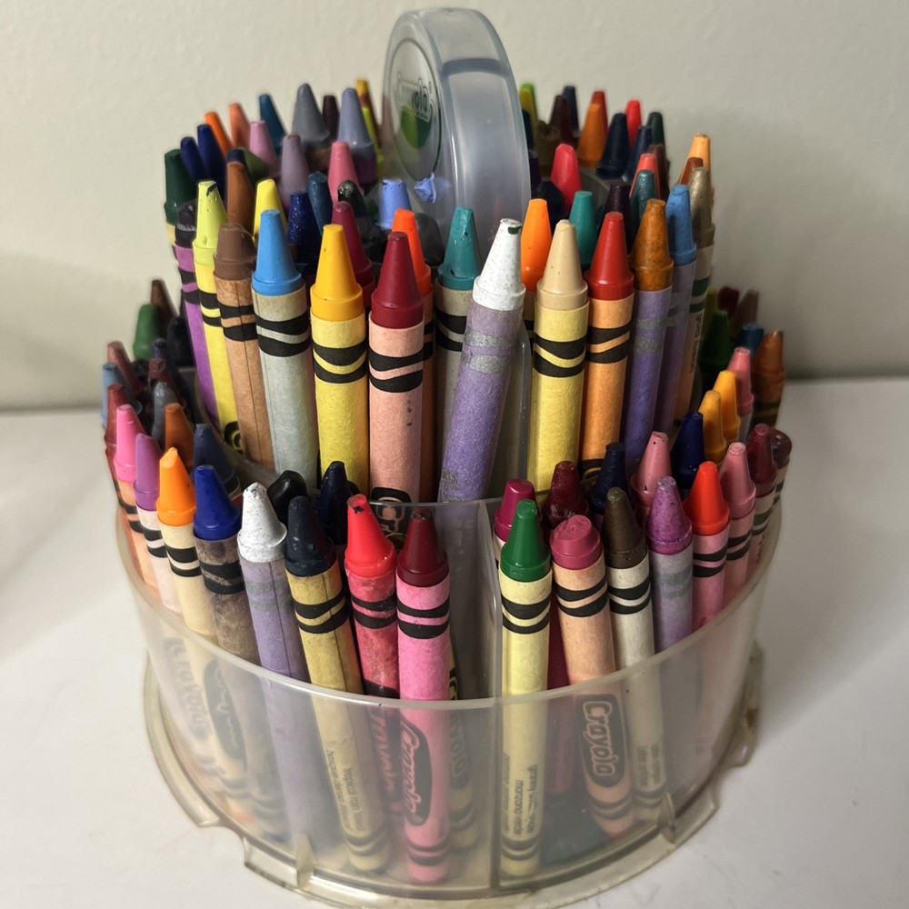 Vtg Crayola Cascading Tower Crayon Pack
