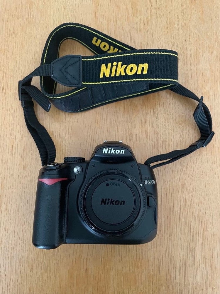 Nikon D5000 digital SLR camera double lens set